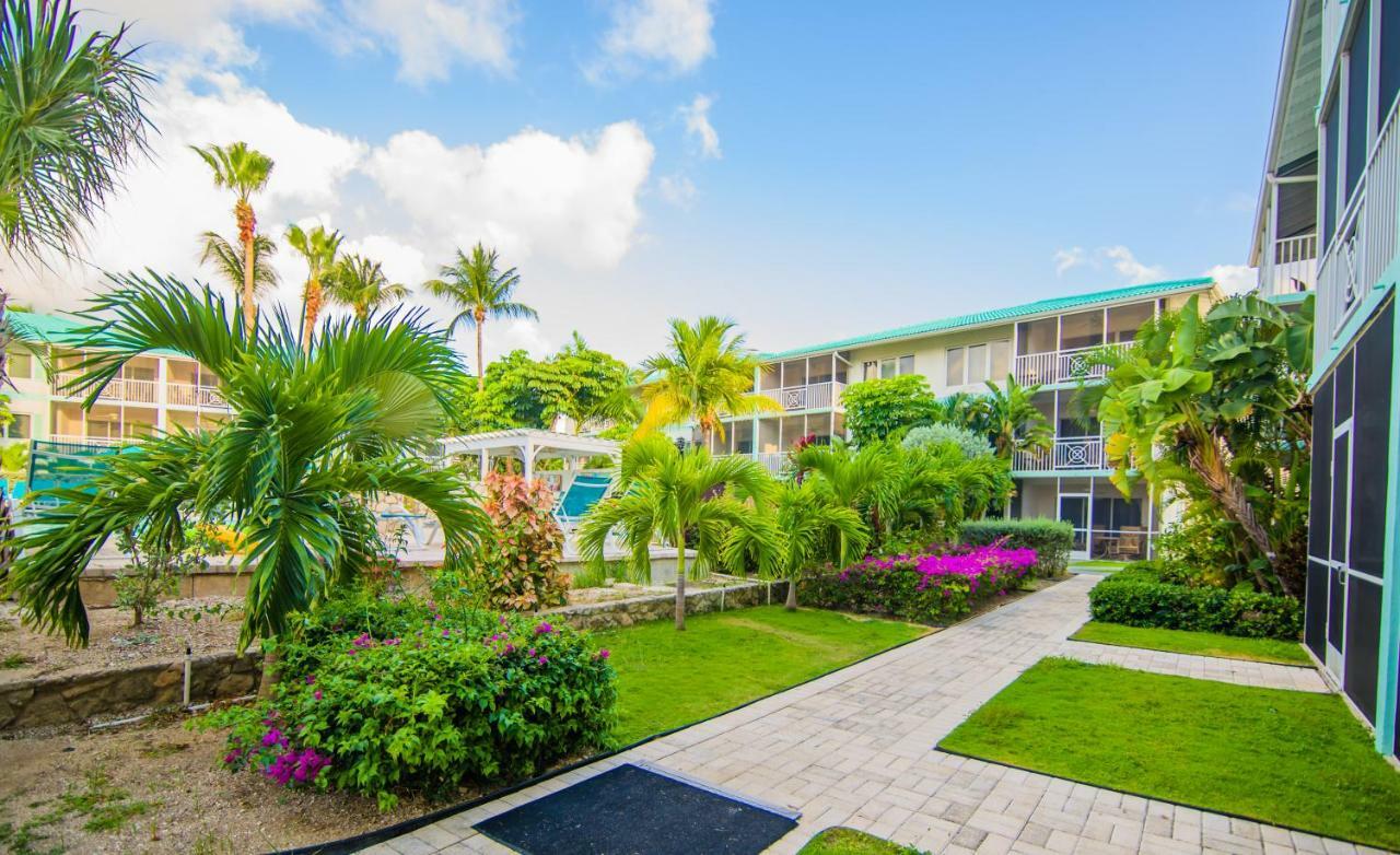 Seven Mile Beach Resort George Town Exterior foto